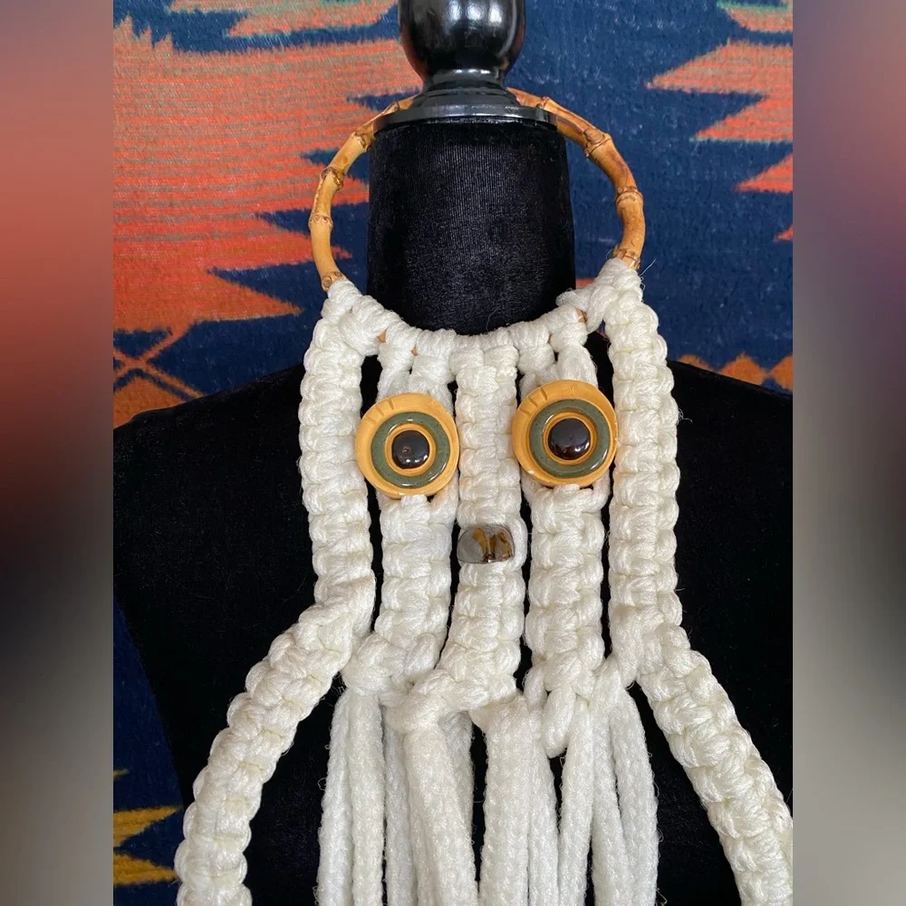 Vintage Macrame Cord Twine Owl Wall Hanger Towel holder!